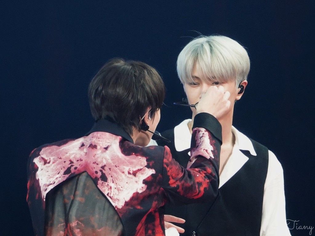 IntoYJW's tweet photo. 🐈‍⬛ "member itu punya perannya masing-masing. Jungwon yang selalu menghentikan atau cut situasi yang melewati batas"

🐺 "lewat album dan performance yang aku isi dengan cintaku, aku berharap engene bisa bahagia. Ini kayaknya sama dengan pemikiran Jungwon. Kalo kita berdua ngobrol, mindset kita itu sama. Jungwon itu punya standar sendiri yang gak mudah goyah."

🥹❤️🥹❤️🥹❤️
#JUNGWON #JAY #JAKE