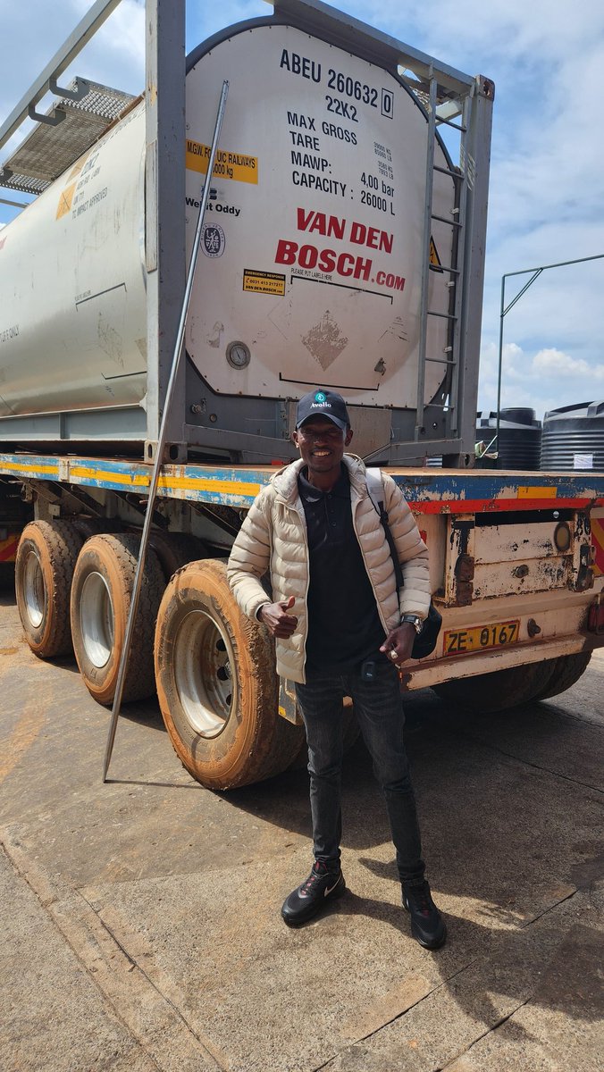 AvoLifeKe's tweet photo. The knowledge I gained during the visit @Avolioindustry will undoubtedly contribute to my efforts at Avocado Solutions Africa as we strive to promote sustainable agro-processing practices. Your openness and willingness to share information were truly appreciated. https://t.co/E36d1idntz