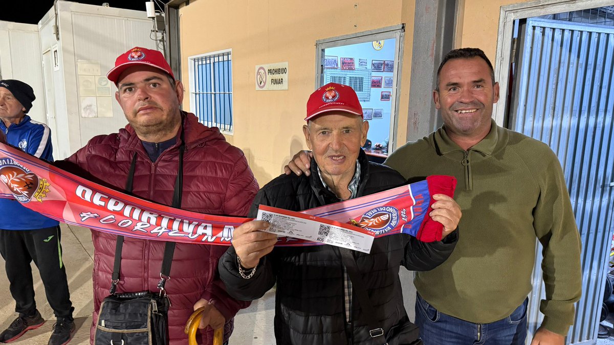 DeportivaMinera's tweet photo. 🎫¡𝐍𝐨𝐬 𝐥𝐚𝐬 𝐪𝐮𝐢𝐭𝐚𝐧 𝐝𝐞 𝐥𝐚𝐬 𝐦𝐚𝐧𝐨𝐬!

¿Sabes lo que pasa si no vas rápido a por tu entrada para el #DeportivaMineraAlavés? 

😰¡Que te quedas sin verlo! ¡Así que, venga, a por ella! ¡No queremos que nadie se pierda el partidazo!

#CorazónMinero⛏️ #AlmaDeGuerrero https://t.co/pBIQqjSZ67