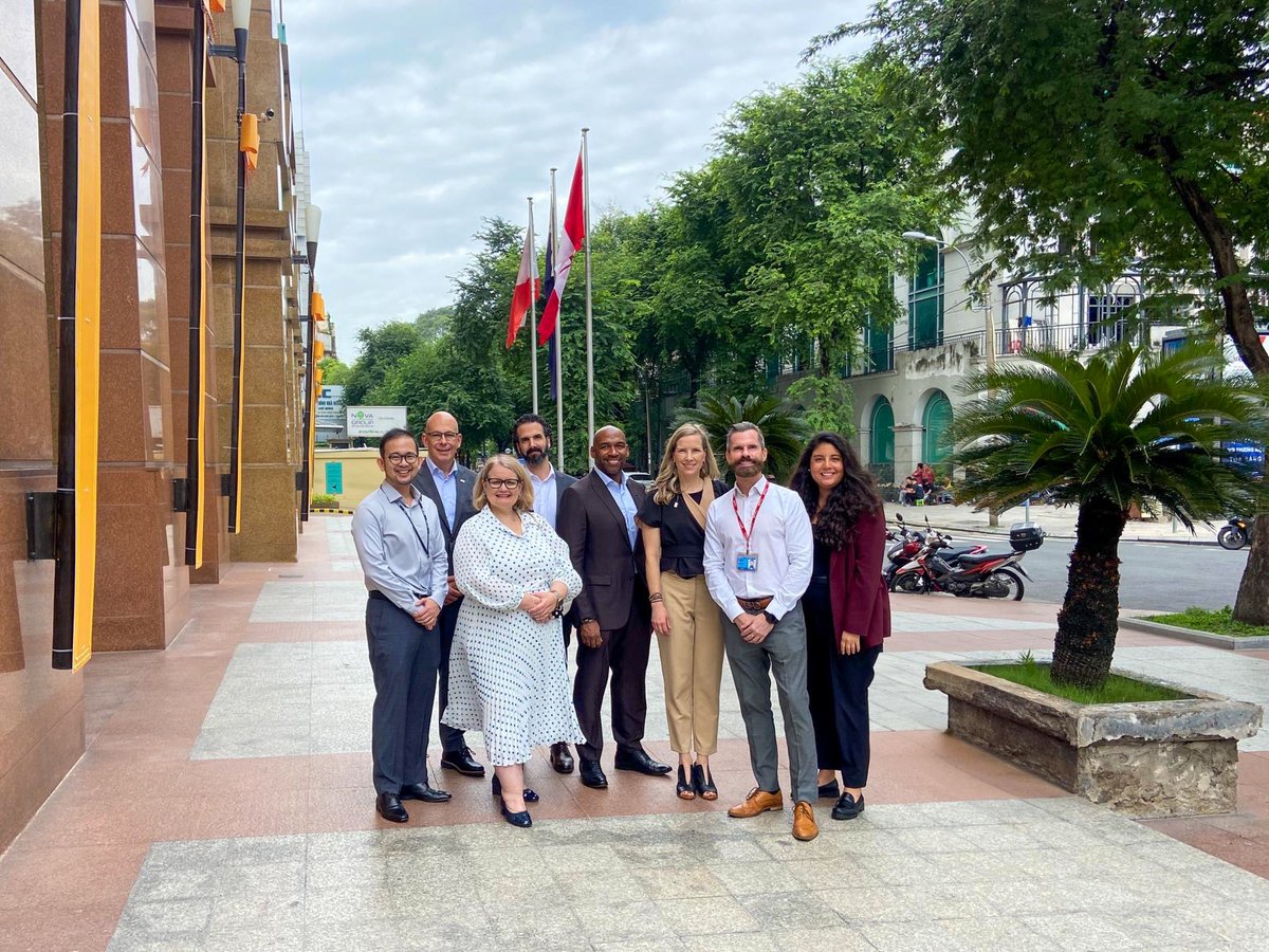ExportDevCanada's tweet photo. Ravis d’annoncer l’ouverture de notre représentation à Hô Chi Minh-Ville, Vietnam! Cette 5e ouverture dans l’Indo-Pacifique en 14 mois, réaffirme notre engagement à accroître les occasions commerciales pour les entreprises canadiennes. https://t.co/K5d76CKmVB