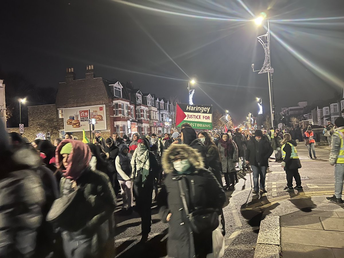 xunavek's tweet photo. 🔥 Still marching, still resisting!
Thousands flood the streets of #Haringey in solidarity with the Kurdish Community Centre and to protest unjust raids and arrests. Together, we demand justice and an end to the targeting of Kurds in the UK.
📢 #JusticeForKurds #KurdsResist https://t.co/RPTg9hEYUE