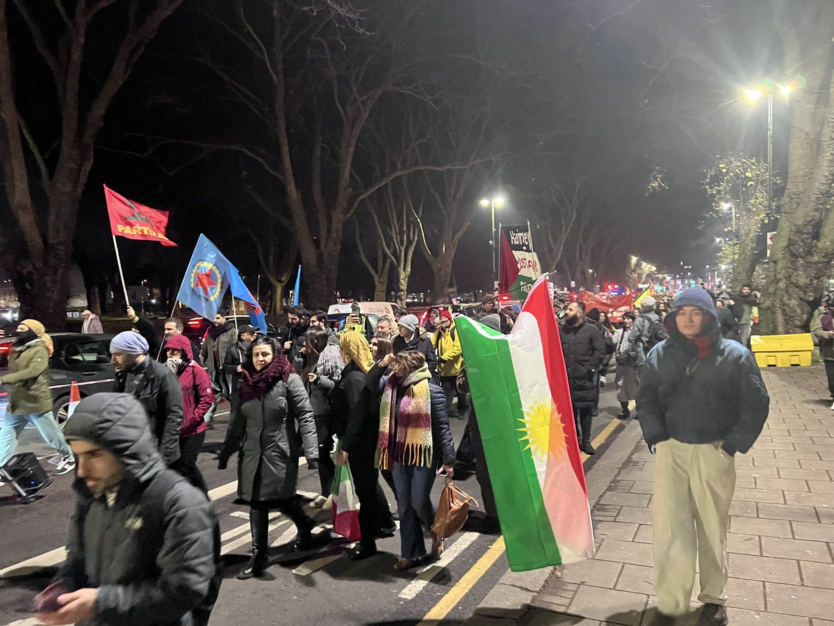 xunavek's tweet photo. 🔥 Still marching, still resisting!
Thousands flood the streets of #Haringey in solidarity with the Kurdish Community Centre and to protest unjust raids and arrests. Together, we demand justice and an end to the targeting of Kurds in the UK.
📢 #JusticeForKurds #KurdsResist https://t.co/RPTg9hEYUE