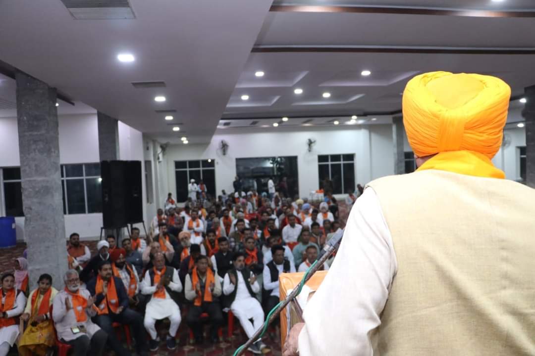 MohanLal_Badoli's tweet photo. सदस्यता अभियान के निमित्त डबवाली विधानसभा में प्रवास के दौरान कार्यकर्ताओं की मीटिंग ली और सदस्तया अभियान की समीक्षा की।

विधानसभाओं में भाजपा सदस्यता अभियान को लेकर कार्यकर्ताओं में उत्साह है।उपस्थित कार्यकर्ता साथियों से दिए गए टारगेट को पूरा करने का आह्वान किया।

मैं प्रदेश के मेरे परिवारजनों से अपील करता हूँ कि https://t.co/J0I6HGiCx3 इस लिंक पर क्लिक करके भाजपा की सदस्यता ग्रहण करें।#BJPSadasyata2024