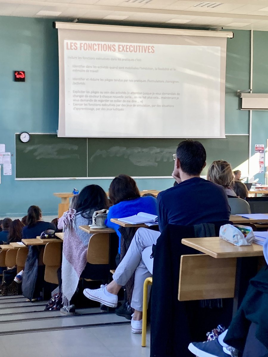 Conférence sur les fonctions exécutives 🧠 de Stéphanie Mazza pour près de 250 Professeurs des Écoles de cycle 1, ATSEM et étudiants ! Un exposé déjà au service de nombreux échanges inter catégoriels au sein des équipes. 
Merci au DSDA du <a href="/campusuga2607/">Campus UGA Valence Drôme Ardèche</a> pour l’accueil !
