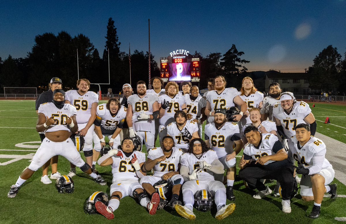 Thankful to coach the game I love with the best people! Thankful to be a Lute! 

Happy Thanksgiving! 🦃🍁🍽 

Go Lutes ⚔️⚫️🟡