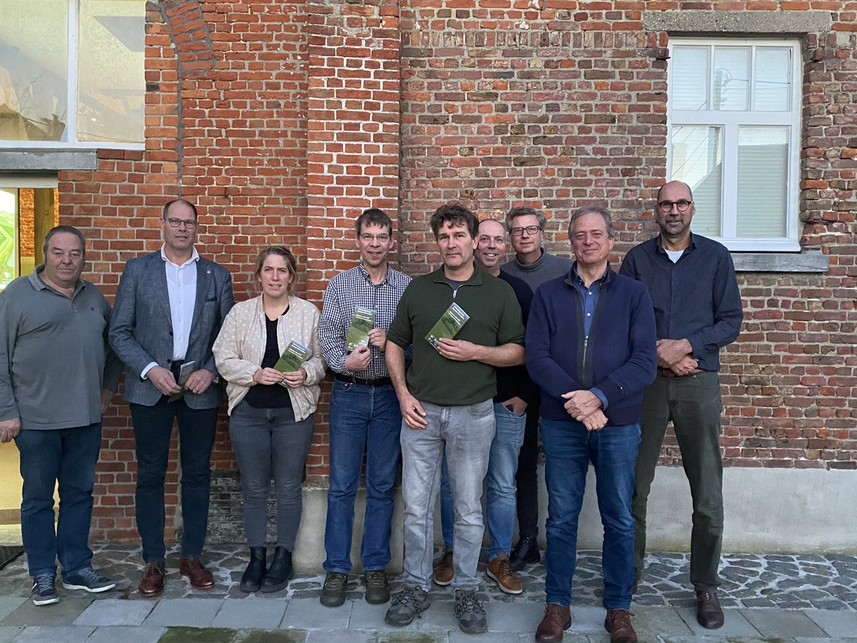 Lovende woorden vanuit gedeputeerde  <a href="/a_vael/">Arno Vael 🍀🍀🍀</a> voor ‘Natuur Inclusief Zeeuws Bouwplan (NIZB), binnen @grenspark Groot Saeftinghe (GGS). Flinke stappen gezet, onderbouwd door meerjarige akkervogel monitoring en Diopsis (elektr. insecten monitoring). <a href="/provzeeland/">Provincie Zeeland</a> <a href="/PolderNatuurZ/">PolderNatuurZeeland</a> <a href="/ZLTO/">ZLTO</a>