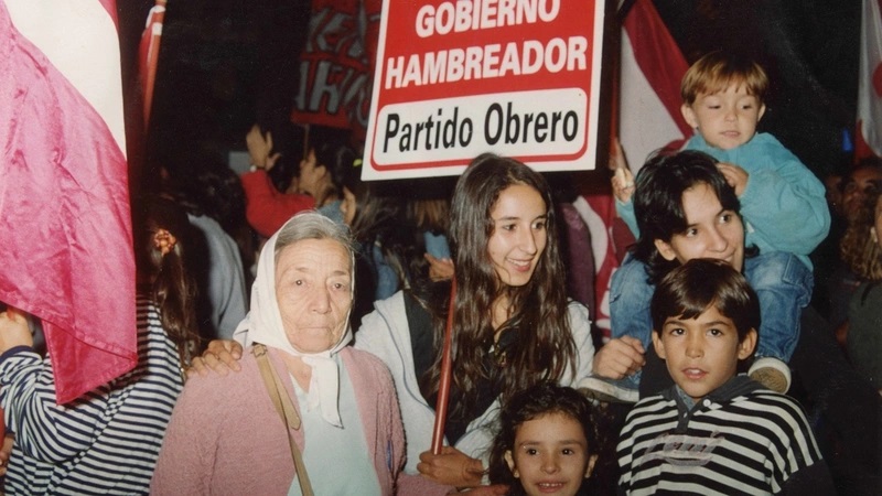 #CineLatinoamericano En #LosExperimentosCine escribimos sobre "Boletín interno", de Meri Franco Mao, que ganó en el <a href="/FestiFreak/">FESTIFREAK</a> y ahora es parte de Corriente, el Encuentro Latinoamericano de Cine de No Ficción de Arequipa, Perú: 
losexperimentoscine.blog/2024/11/boleti…