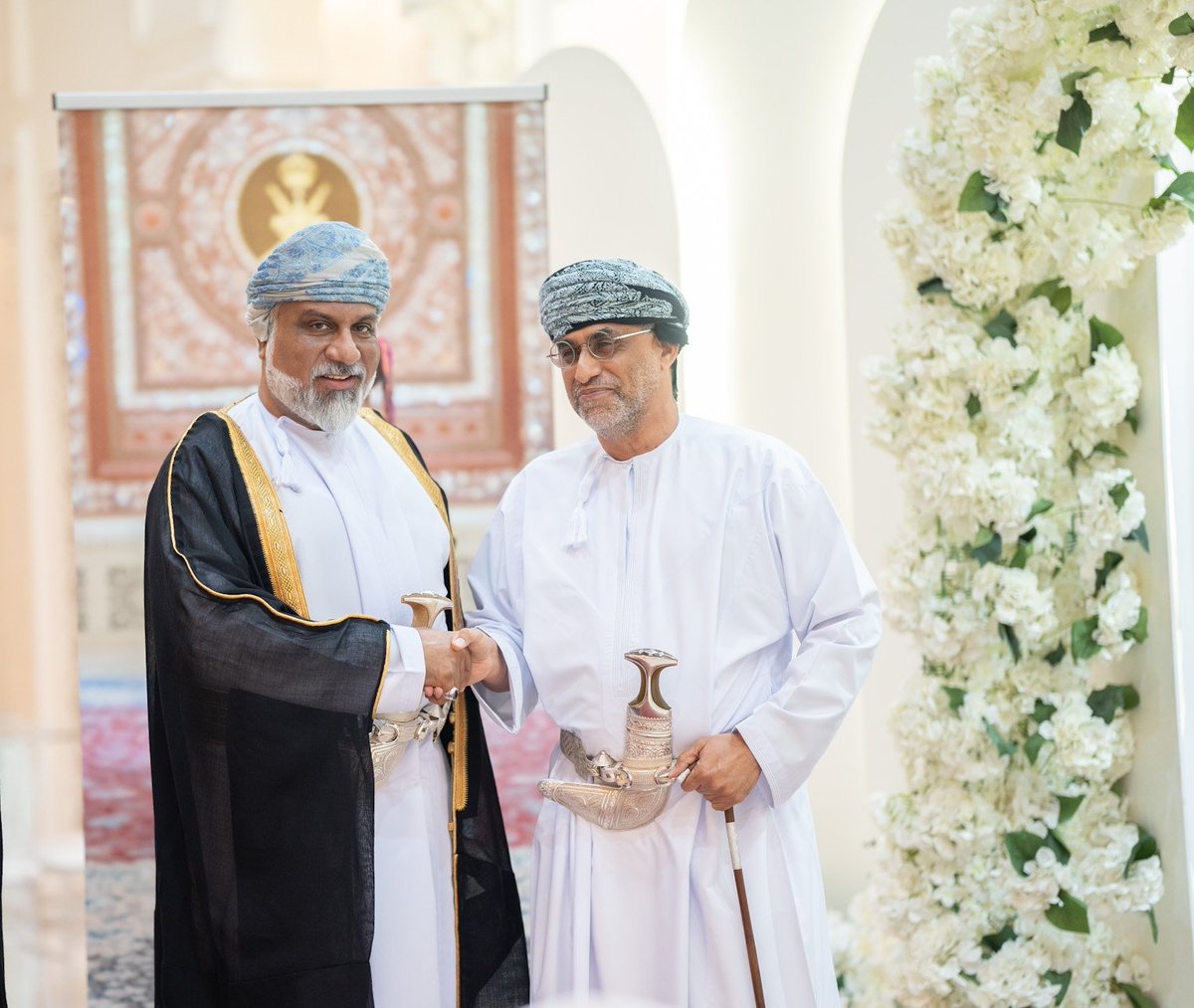 من اللقاءات الجميلة والبهية في حفل الإستقبال..

تشريف أخي العزيز سعادة الدكتور سيف بن عبدالله الهدابي وكيل التعليم العالي للبحث العلمي والإبتكار حفلنا المتواضع.

فشكراً لمن أبهجنا بحضوره في  عيدنا الوطني المجيد.

#العيد_الرابع_والخمسين
#ولاية_بدبد