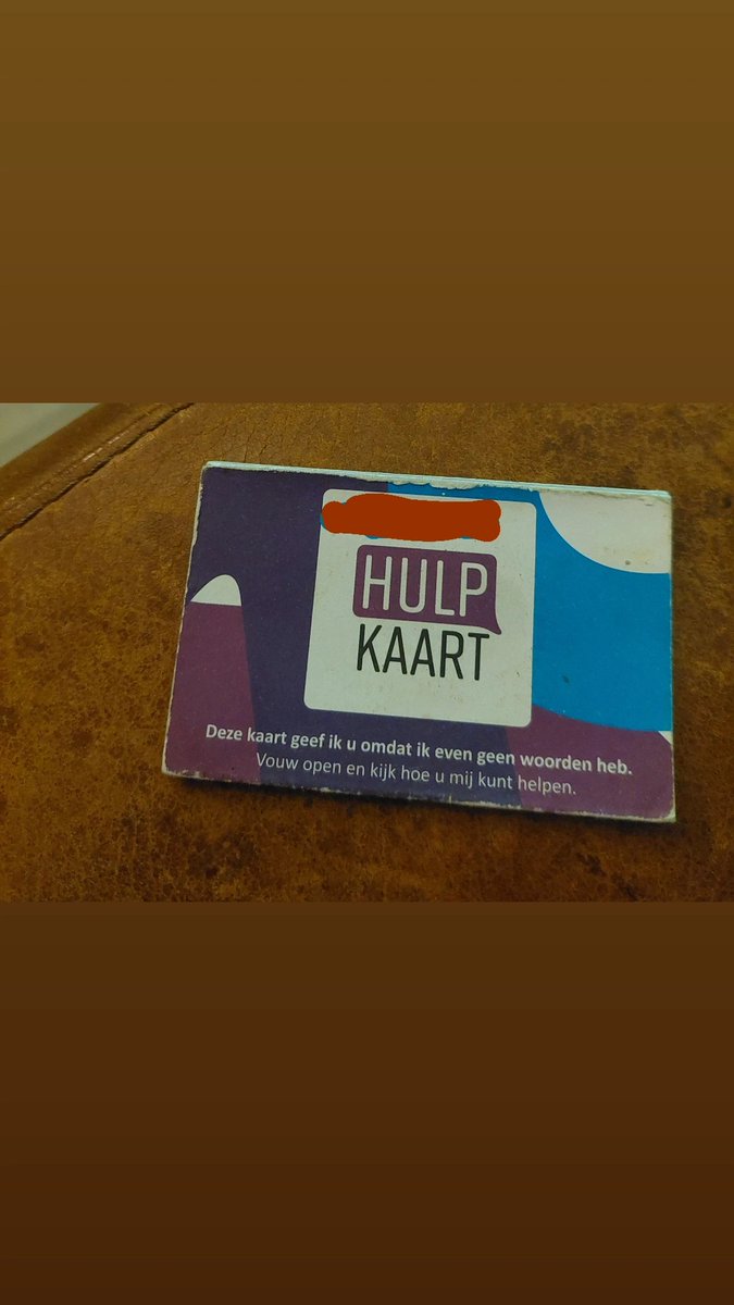 Zoals beloofd een stukje over herbelevingen. 

De hulpkaart op de foto is mijn eigen hulp kaart die in mijn telefoon zit en die ik dus altijd bij mij heb.
Deze kun je GRATIS aanvragen op
hulpkaart.nl
 
Onder het oranje balkje staat de code om mijn telefoon te openen.