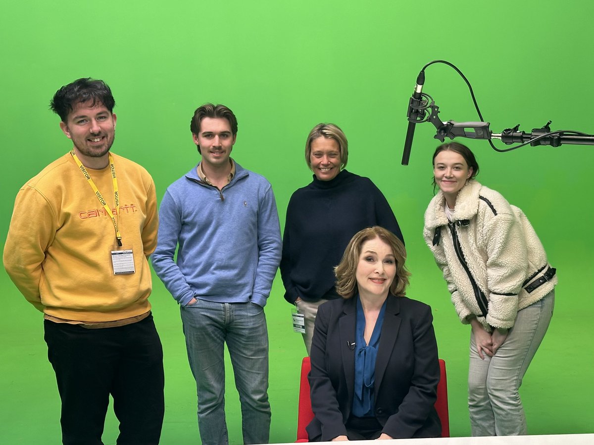 sarahlockett's tweet image. The team! from @Tinkertaylortv #greenscreen #studio day in #birmingham. Keeping my hand in #newsreading - all will be revealed 🎬🎞️📸👏🎤🎙️📹🤩👍✅