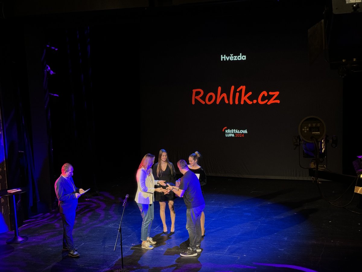 Křišťálová Lupa 2024 (@kristalovka) on Twitter photo V kategorii Hvězda vítězí <a href="/rohlikcz/">Rohlik.cz</a>. Na podium přichází jeho zakladatel Tomáš Čupr a vyzvedává si cenu od generální ředitelky Economie Lenky Černé. 🥈 @Hedepy <a href="/Knihobot/">Knihobot</a> a <a href="/Qerko_CZ/">Qerko_cz</a> #kristalovka
<a href="/tomcuprcz/">Tomas Cupr</a> <a href="/hospodarky/">Hospodářské noviny</a> V kategorii Hvězda vítězí <a href="/rohlikcz/">Rohlik.cz</a>. Na podium přichází jeho zakladatel Tomáš Čupr a vyzvedává si cenu od generální ředitelky Economie Lenky Černé. 🥈 @Hedepy <a href="/Knihobot/">Knihobot</a> a <a href="/Qerko_CZ/">Qerko_cz</a> #kristalovka
<a href="/tomcuprcz/">Tomas Cupr</a> <a href="/hospodarky/">Hospodářské noviny</a>