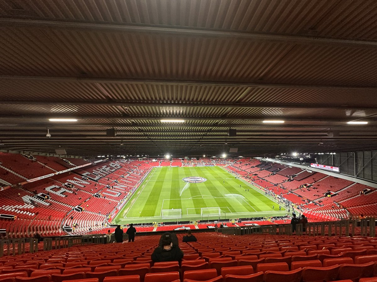 abienough's tweet photo. Let’s make this night magical. #MUNBOD @ManUtd https://t.co/KR4AgxIsrY