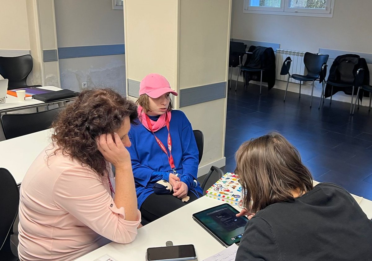 Fundación Miradas (@fmiradastea) on Twitter photo 🔵 Hoy, 3er día del encuentro proyecto europeo <a href="/IDEALProject6/">IDEAL Project</a> familias y personas con autismo de República Checa y Serbia han participado en las actividades programadas en #Burgos. <a href="/ubuestudiantes/">Universidad Burgos</a>
<a href="/fundcajaburgos/">Fundación Caja de Burgos</a>
#ErasmusPlus 🔵 Hoy, 3er día del encuentro proyecto europeo <a href="/IDEALProject6/">IDEAL Project</a> familias y personas con autismo de República Checa y Serbia han participado en las actividades programadas en #Burgos. <a href="/ubuestudiantes/">Universidad Burgos</a>
<a href="/fundcajaburgos/">Fundación Caja de Burgos</a>
#ErasmusPlus
