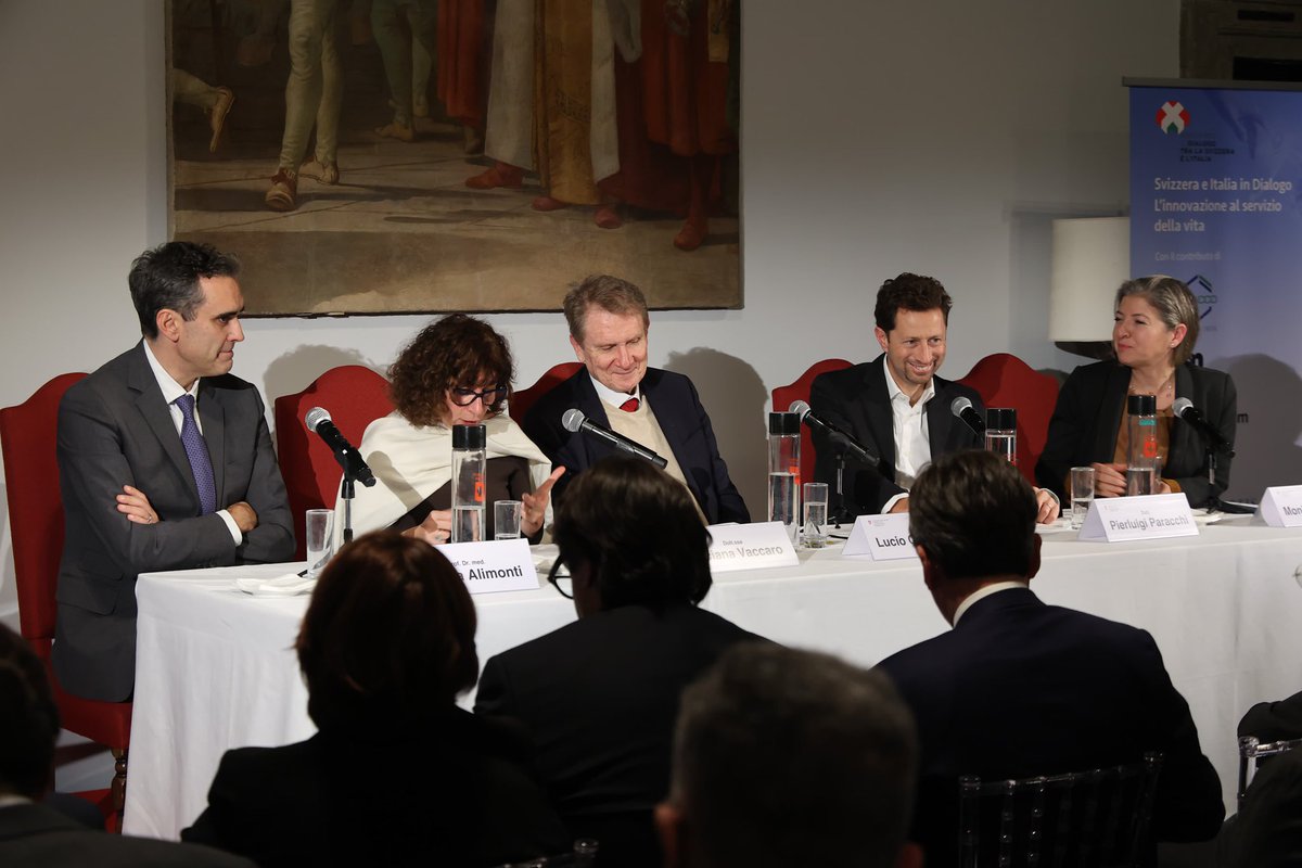 ignaziocassis's tweet photo. Insieme a @Antonio_Tajani abbiamo aperto il forum "#Svizzera &amp; #Italia in Dialogo" che riunisce personalità di vari settori. Temi centrali degli scambi: #Innovazione, #scienza e #formazione duale🇨🇭🤝 🇮🇹 Grazie al @Cantone_Ticino, ospite d’onore, e a tutti i partecipanti 🙏 https://t.co/gxu1uu2DRL