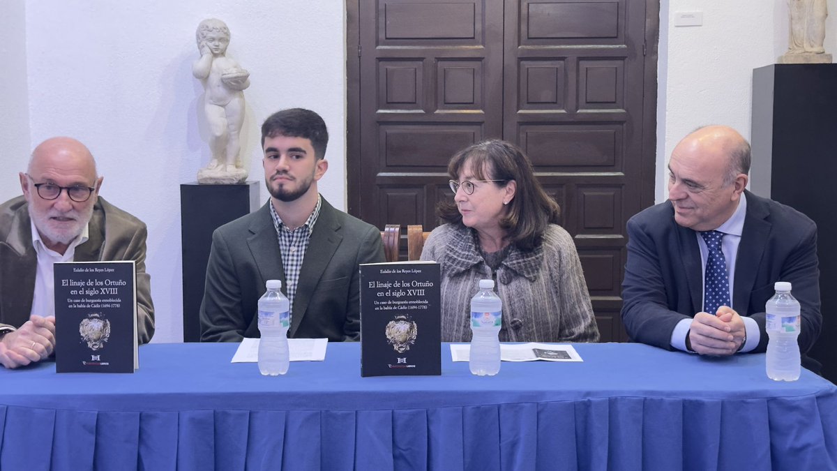 PeripeciasL's tweet photo. Presentación del libro ‘El linaje de los Ortuño en el siglo VIII’, de Eulalio de los Reyes López. 
Academia Bellas Artes Santa Cecilia.
El Puerto de Santa María. https://t.co/VSavu1qCRg
