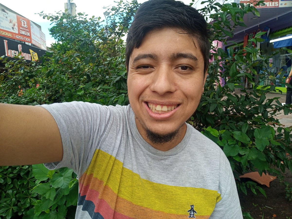 SantyNlb's tweet image. #selfie #motog #peatonal #varelacity