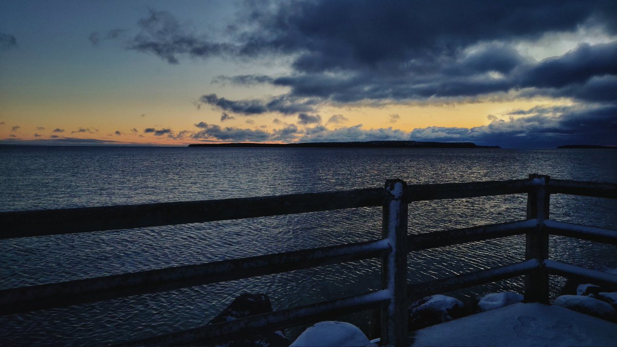 kimmaylou's tweet photo. ...all which we behold
Is full of blessings...
~William Wordsworth, 1798

Straits of Mackinac Sunrise, 11.27.24

Happy Thanksgiving to all celebrating today. 

#sunrise #straitsofmackinac #lakehuron #stignace #dayoop #yourhomeport #michiganphotographer #greatlakesliving https://t.co/kvPPBzLH1I