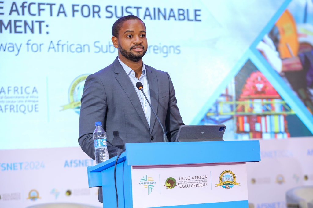 ANSIPPA's tweet photo. “For me, making AfCFTA work is straightforward. As sub-nationals, we need to be deliberate and focused on achieving our goals. We must stop selling concepts, and start selling investment-ready projects.
@markokoyeII at AfSNET2024
#ansippa #investanambra #AfSNET2024 #AfCFTA https://t.co/Yiog6mARoU