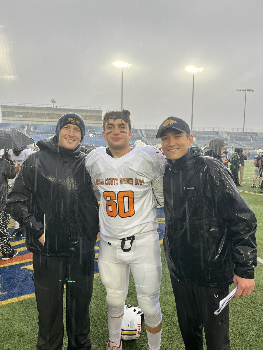 Congratulations to offensive lineman  Jacob Munayirji for representing the Jayhawks  in this morning’s Nassau County Senior Bowl. Win for Conf 2/3 12-6. Great job!🏈 <a href="/jerichosports/">JAYHAWKS</a> @JerichoUFSD