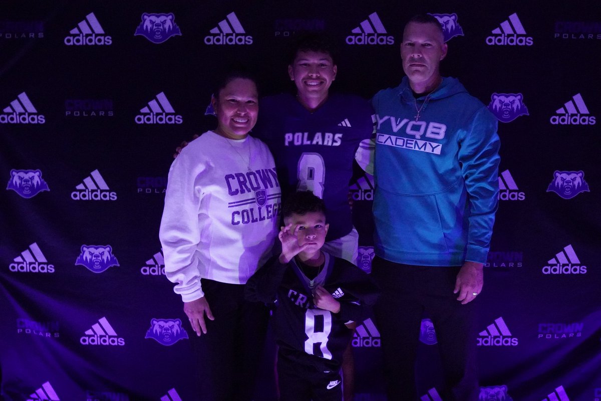CoachDGonzales's tweet photo. 100% COMMITTED 🐻‍❄️💜 GO POLARS! @CrownCollegeFB @_Coach_Franz @DerrickTaylor_4 @CoachMayo97 @CoachMarreroFB @YVQBacademy @QBCoachGomez @Ahy_Rojas02 @mattarrufat @LittrellJosh @CoachTrevino76 @WarrenWarriorAT @WarrenNisd @STX7v7 @AldacoMatt @CoachSalas14 https://t.co/Crp6yqgUcD