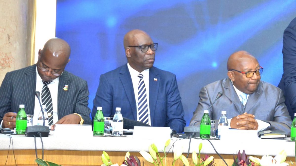 EL JEFE DE ESTADO LOGRA EL APOYO DEL GOBIERNO SERBIO PARA LA INVERSIÓN PRIVADA EN GUINEA ECUATORIAL
El Jefe de Estado durante su visita a Serbia, participó en la mesa redonda “Serbia y Guinea Ecuatorial – Asociación para el futuro"
lc.cx/0NHB_-