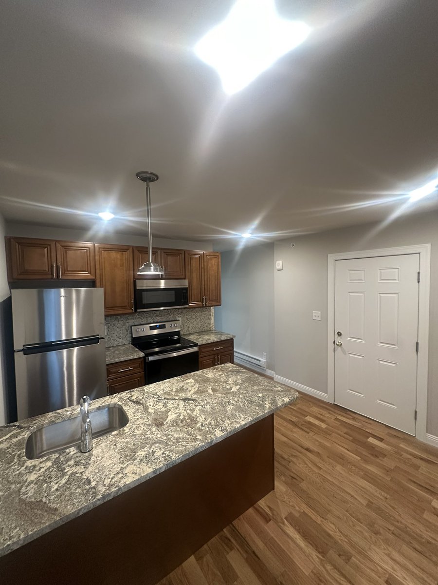 Savior Zaps tweet media