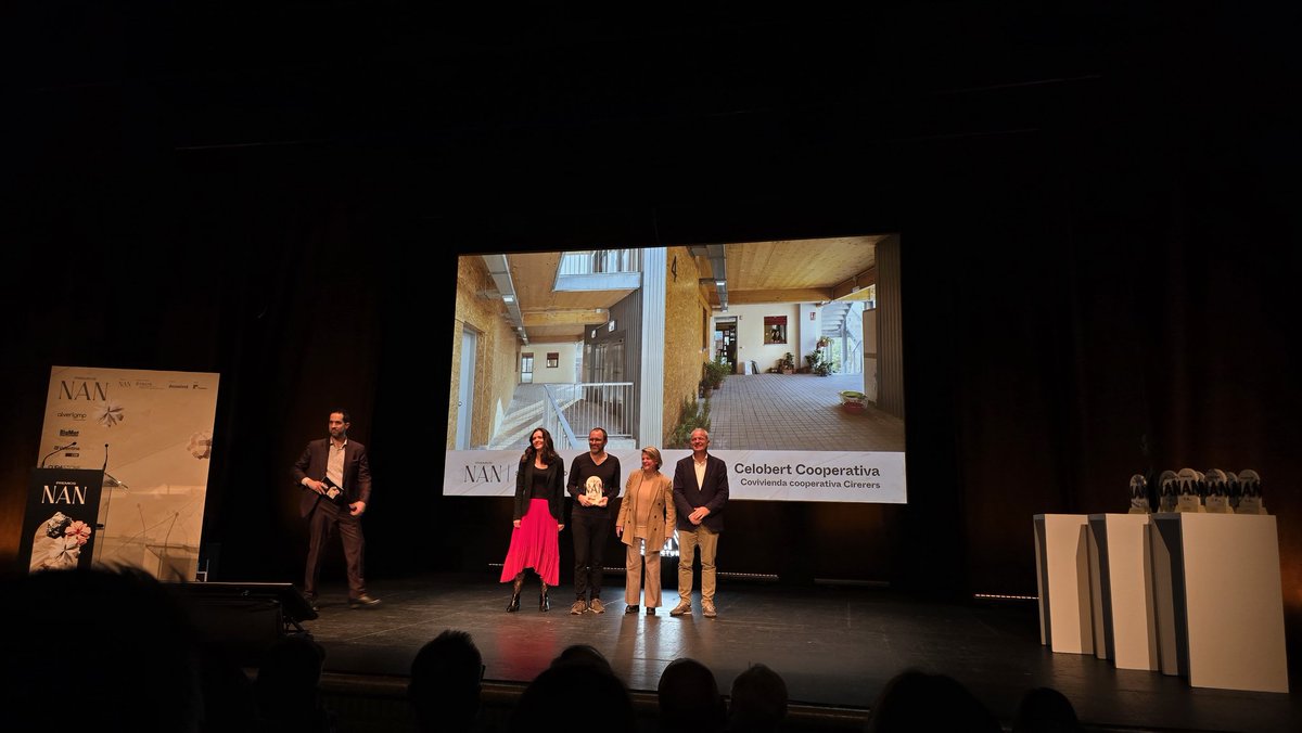nanarquitectura's tweet photo. 🏆 Premio a la sostenibilidad ambiental - categoría patrocinada por @gresmanc: Covivienda cooperativa Cirerers de @celobert_coop #PremiosNAN2024 https://t.co/QYcwU0n2bs