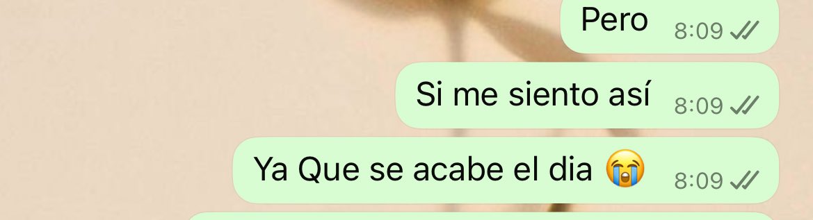 abigaildz_'s tweet photo. Yo 9 minutos después de entrar: https://t.co/IbPYRbm7OY