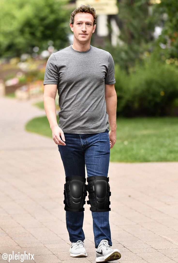 Captainj310's tweet photo. Here's Zuckerberg rolling up to Mar-a-Lago https://t.co/1siAAGWwI4