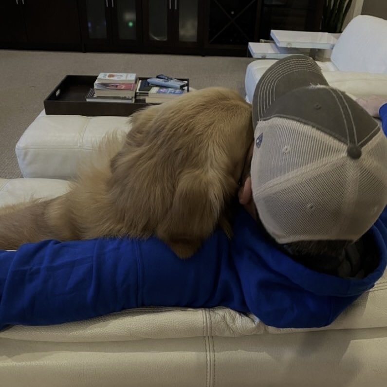 ᅠ

( @. 𝘁𝗮𝗿𝗼𝗻𝗮𝗹𝗹𝗶𝘀𝘁𝗲𝗿 — 𝗂𝗇𝗌𝗍𝖺𝗀𝗋𝖺𝗆 ) 
end of a very special season. 
and beginning of an even more
special season. 

ᅠ