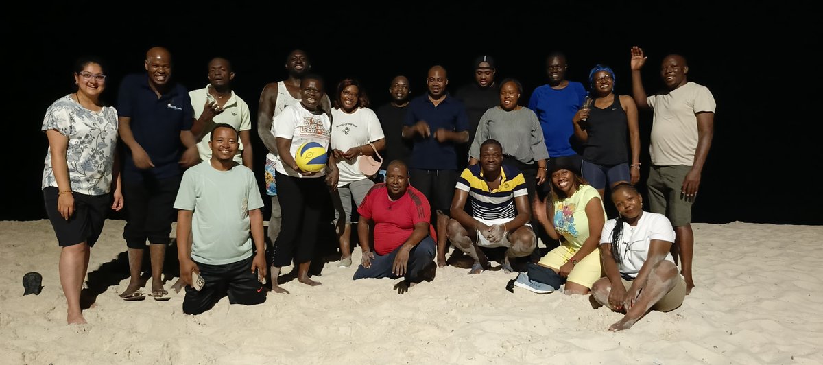 ⚽🌟𝐓𝐡𝐢𝐬 𝐢𝐬 𝐡𝐨𝐰 𝐃𝐚𝐲 𝟐’𝐬 𝐞𝐯𝐞𝐧𝐢𝐧𝐠 𝐮𝐧𝐟𝐨𝐥𝐝𝐞𝐝!

From the energy of a lively beach volleyball challenge to the calm and charm of a beautifully lit garden dinner, we've ended the day on a perfect note. The volleyball  brought out the spirit of teamwork,