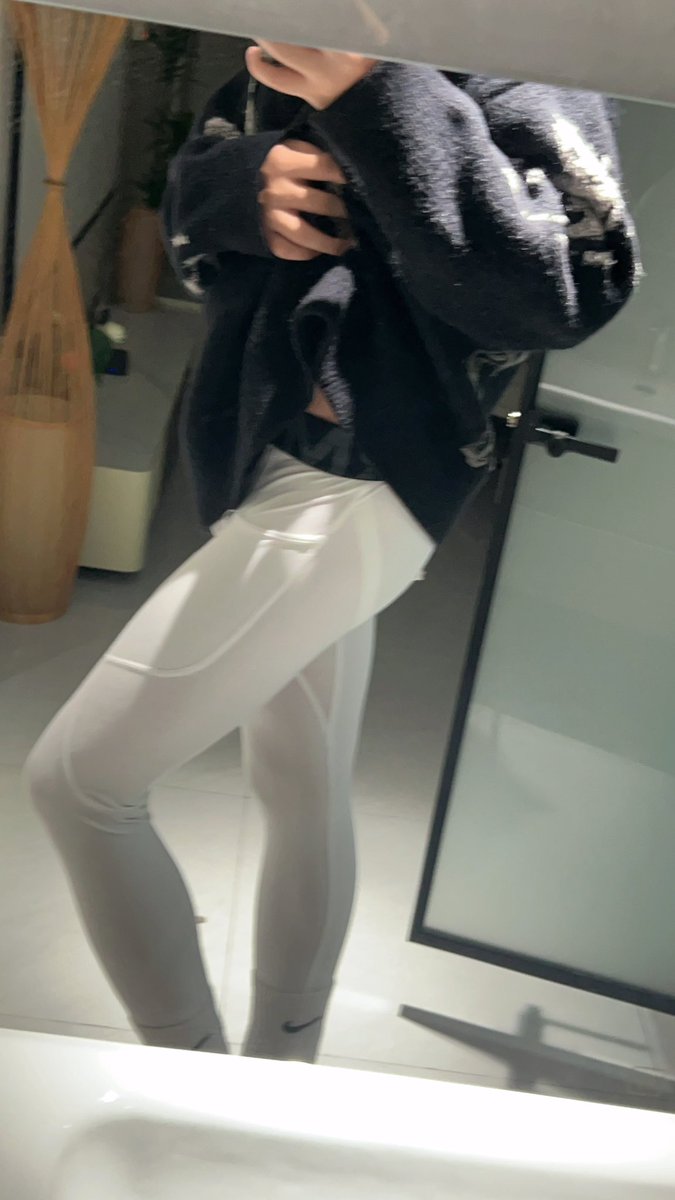 xiaochenmdl's tweet photo. 想给主人做🚽#只喜欢帅的#重庆#0m#重口#捆绑#调教#sm#奴#肉便器 https://t.co/7nIHNBTEmQ