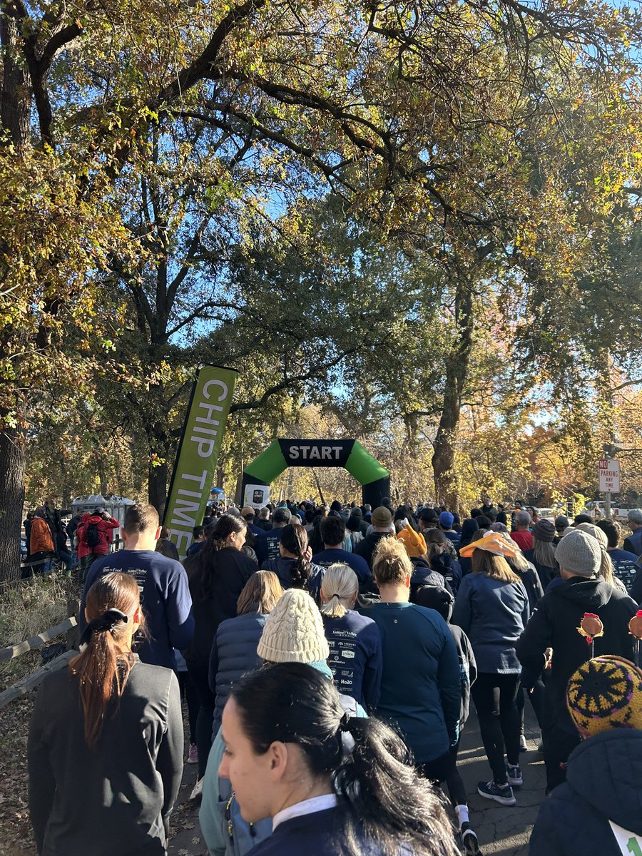 ferro2stars's tweet image. First time running in this and had a blast! HAPPY Thanksgiving everyone! Cherish the moments with your family. #runnersrun #givingback