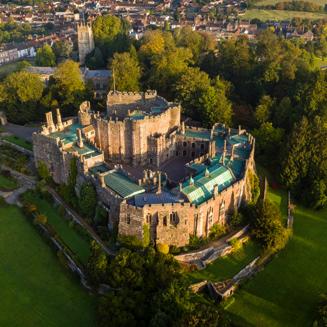 Berkeley Castle is a beautiful and historic Castle, built in 1153 and still the home of the Berkeley family

🏰 Berkeley Castle
📍 Berkeley, Gloucestershire

#️⃣ #visitgloucestershire #berkeleycastle #gloucestershire #berkeley #castle #castlesofengland #thingstodoingloucestershire