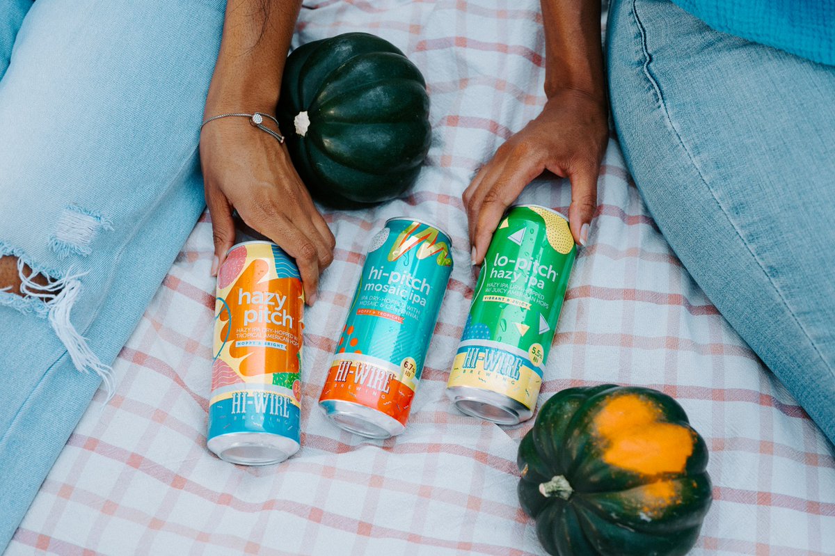 AlabamaCrown's tweet image. 🦃🏈Happy Thanksgiving, friends! Bring a selection of tasty IPA sips from @hiwirebrewing to wherever you&apos;re celebrating and satisfy every palate. Featuring: Hazy Pitch Tropical Hazy IPA, Hi-Pitch Mosaic IPA, &amp;amp; Lo-Pitch Hazy IPA 

#HiWire #HiVibes #HazyIPA #Thanksgiving #Football