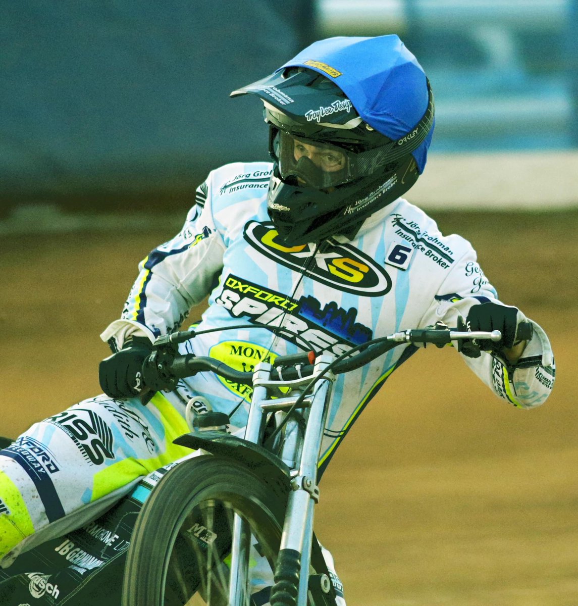 OSSCTweets's tweet image. Great to see Eric back for ‘25. It’s a small thing, but I loved the way he rode with no fork covers in ‘24. Just missing glitter mudguards for that old school @UprightSpeedway look. 

(📸 Mark Lee-Sing)