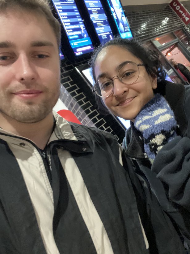 seetal999's tweet photo. @samfendermusic you are as lovely in person as I thought you would be! thank you a lot for the quick picture !! can’t wait for people watching  <33333 https://t.co/CAH70ciWQq
