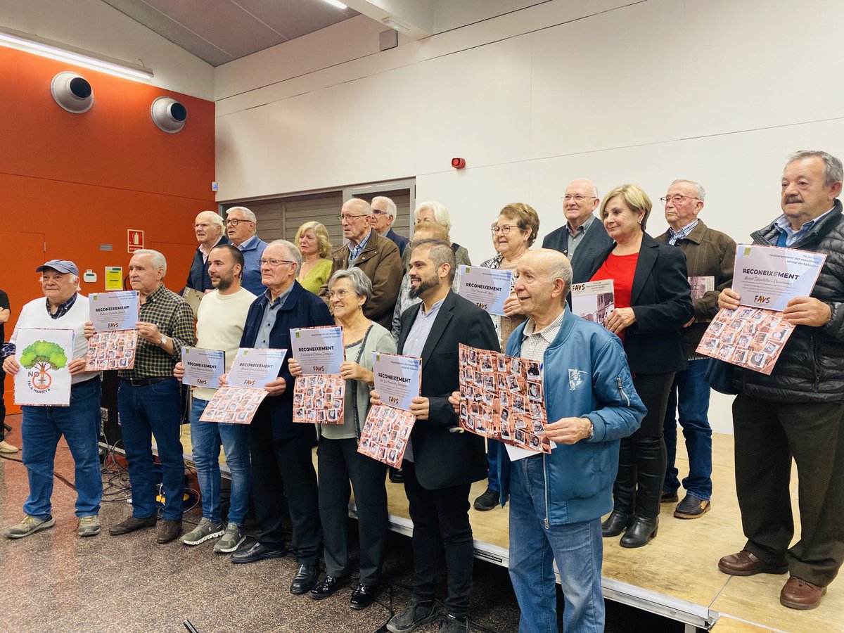 AiguesSabadell's tweet image. Assistim al Reconeixement del Moviment Veïnal, un acte emocionant de la @favsbd 

Enhorabona als premiats/des!

Agraïm la col·laboració de les AAVV per ajudar-nos a millorar el servei, obrir punts d'atenció als barris i informar més eficientment 

#Sabadell, ciutat de barris 🩵