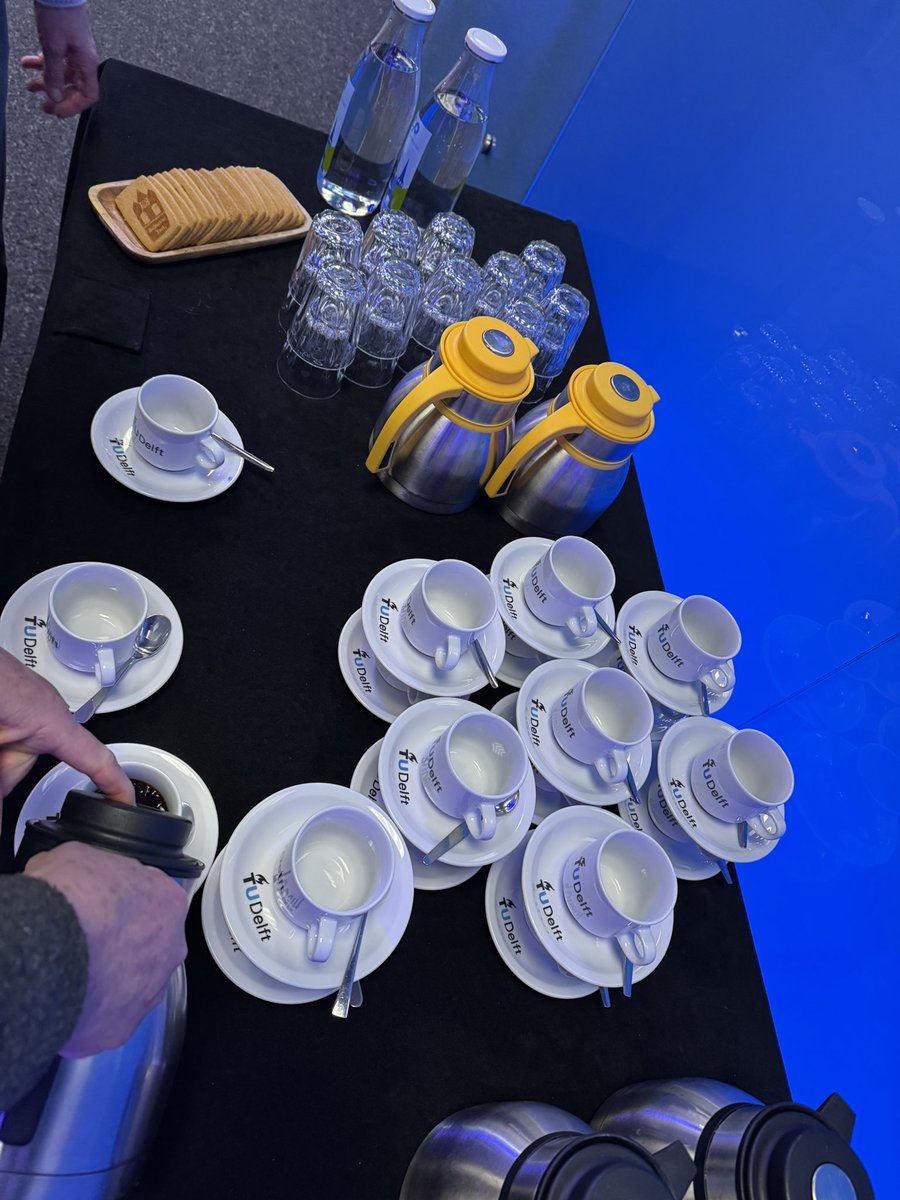 Zuidpoort's tweet image. Presentatie van de “Facts &amp;amp; Figures” van de #OWee. 

#Delft