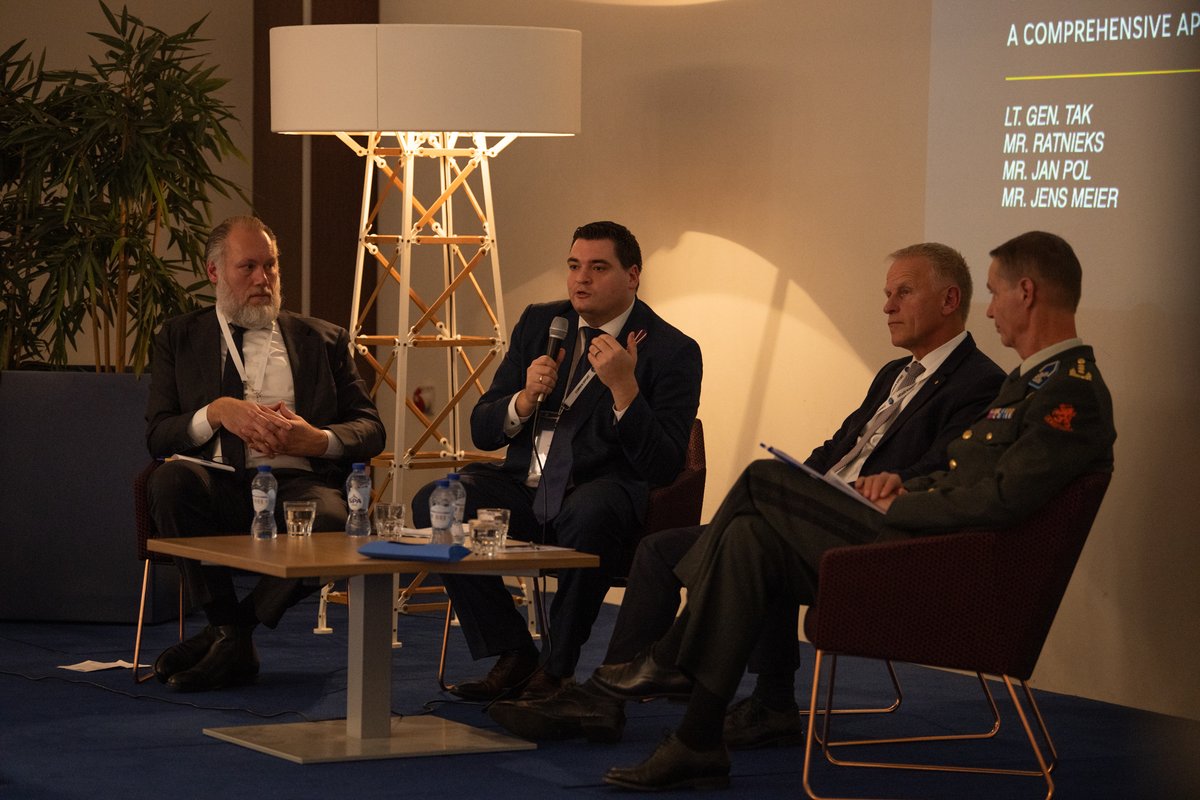 We ended #CETE24 with an inspiring panel featuring civilian, governmental, and military leaders, followed by closing remarks from our commander, Lt General Tak. Thank you to everyone who made this event a success! Together, we build resilience.#StrongerTogether #nato #1gnc