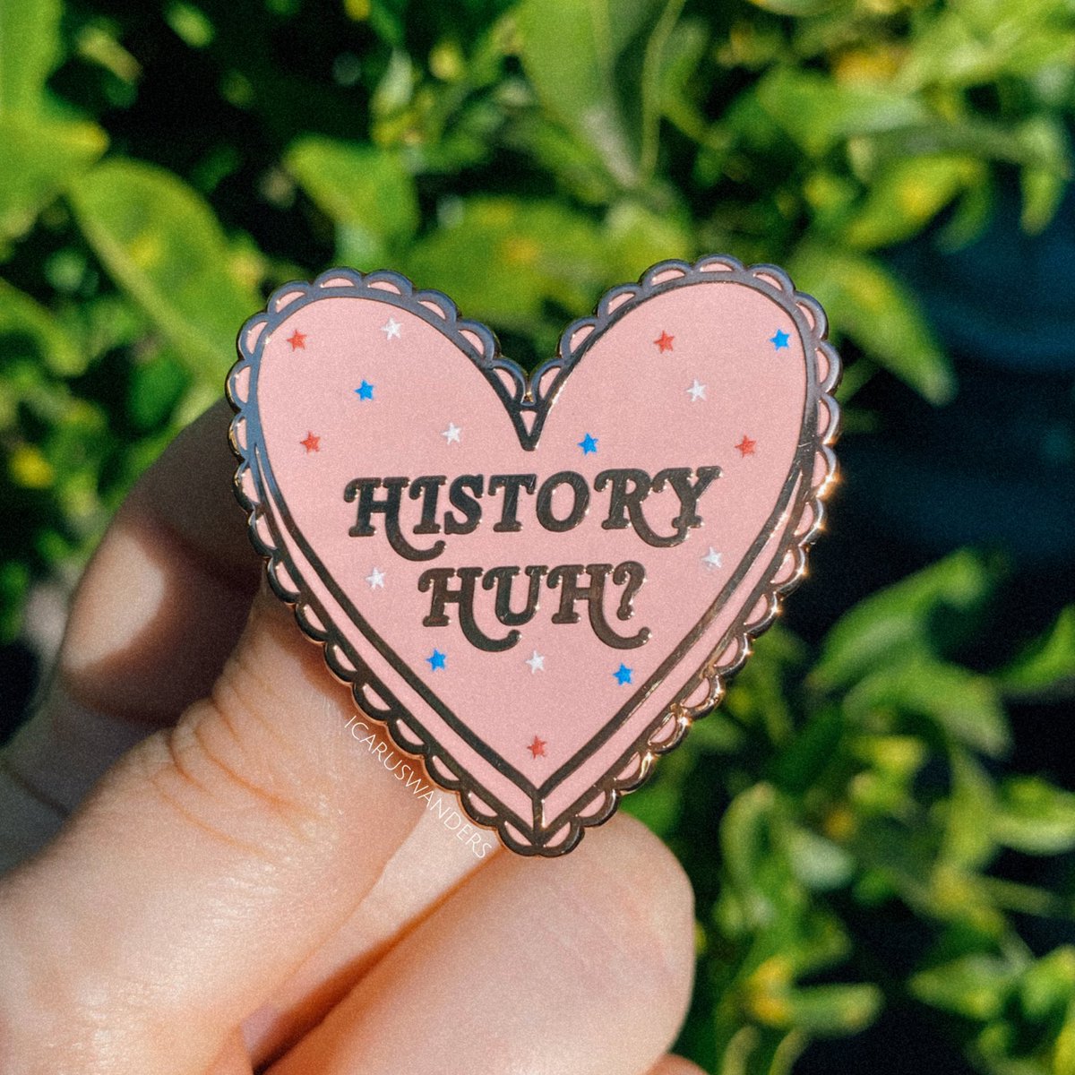 icaruswanders's tweet photo. 🔑 RWRB/FirstPrince Giveaway! 👑 

win enamel pin &amp; keychain of choice and History Huh? sticky notes!

❤️ open international
🤍 simply rt to enter. (qt rts don’t count!)
💙 dms must be open &amp; you can’t be private! (unless we’re moots!)

ends December 5! https://t.co/LTqBGXuZFj