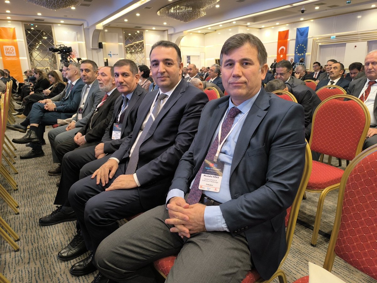 akkusmahmut's tweet photo. Çalışma ve Sosyal Güvenlik Bakanımız Sayın Prof. Dr. @isikhanvedat, #İŞKUR’un öncülüğünde Genel Müdürlümüzce gerçekleştirilen İş ve Meslek Danışmanlığı Hizmetlerinin Geliştirilmesi Projesi’nin kapanış programı ile Uluslararası #İstihdam Politikaları Konferansı’na katıldık🇹🇷 https://t.co/mM297OGmja