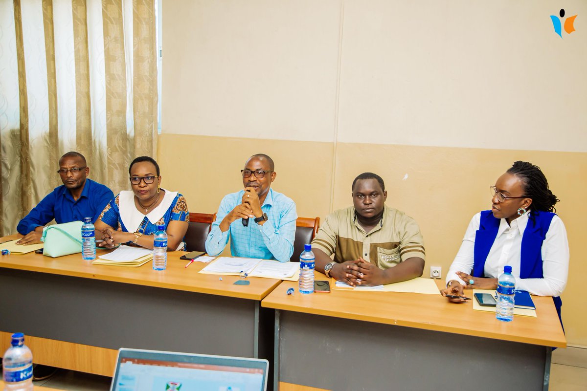 🅿️ Le projet de résilience climatique des collines du #Burundi (#PRCCB) a été rebaptisé suite à la proposition d'une équipe de 3 étudiants de l'<a href="/ugledu11395/">Université des Grands Lacs</a>. Il se nommera désormais #PRCCB_Naguka

🔰 Cette nouvelle appellation a été choisie lors d'un concours de conception de
