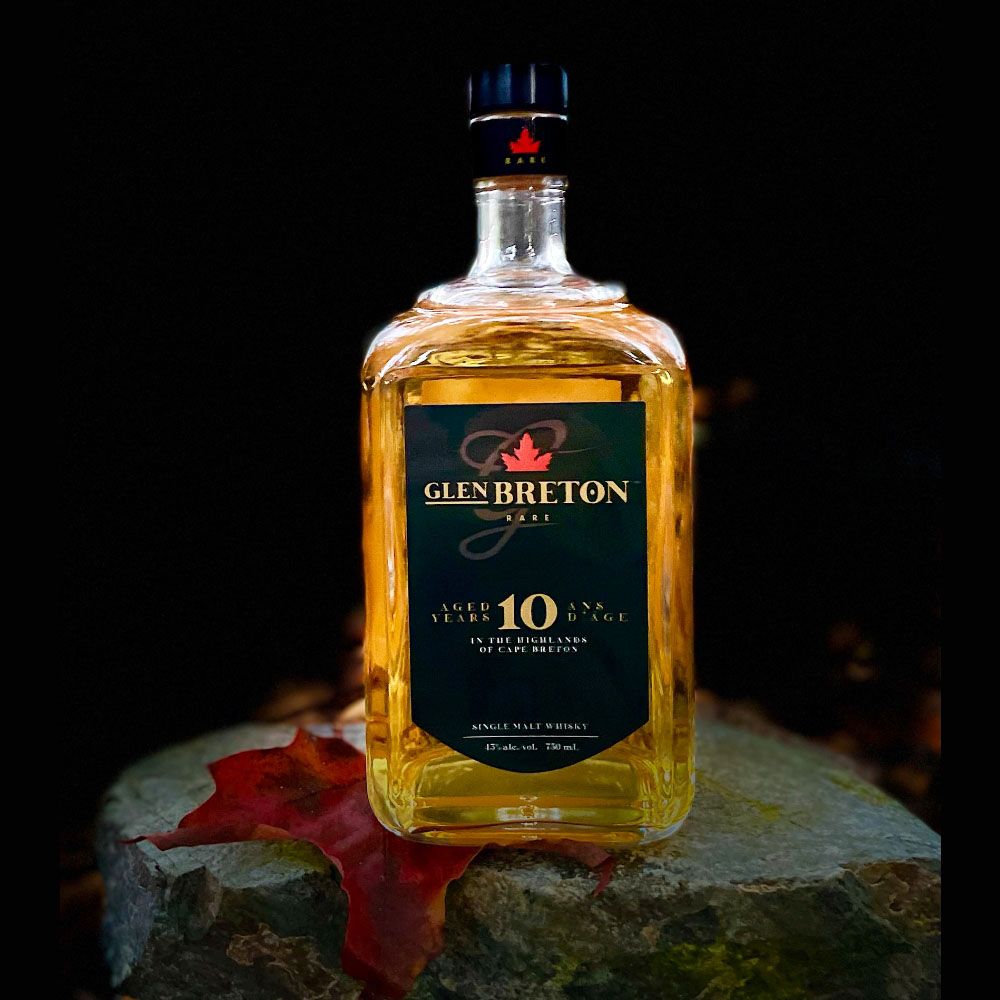 Holiday spirits. ✨ Local treats for every taste in the mouthwatering Food &amp; Drink category of the #LocalWishlist, sponsored by Taste of Nova Scotia:

halifaxbloggers.ca/localwishlist/… 

#NovaScotia #buylocal #giftguide <a href="/TasteofNS/">Taste of Nova Scotia</a> #BelowTheSaltDistillery <a href="/GlenBreton/">Glenora Inn & Distillery</a>