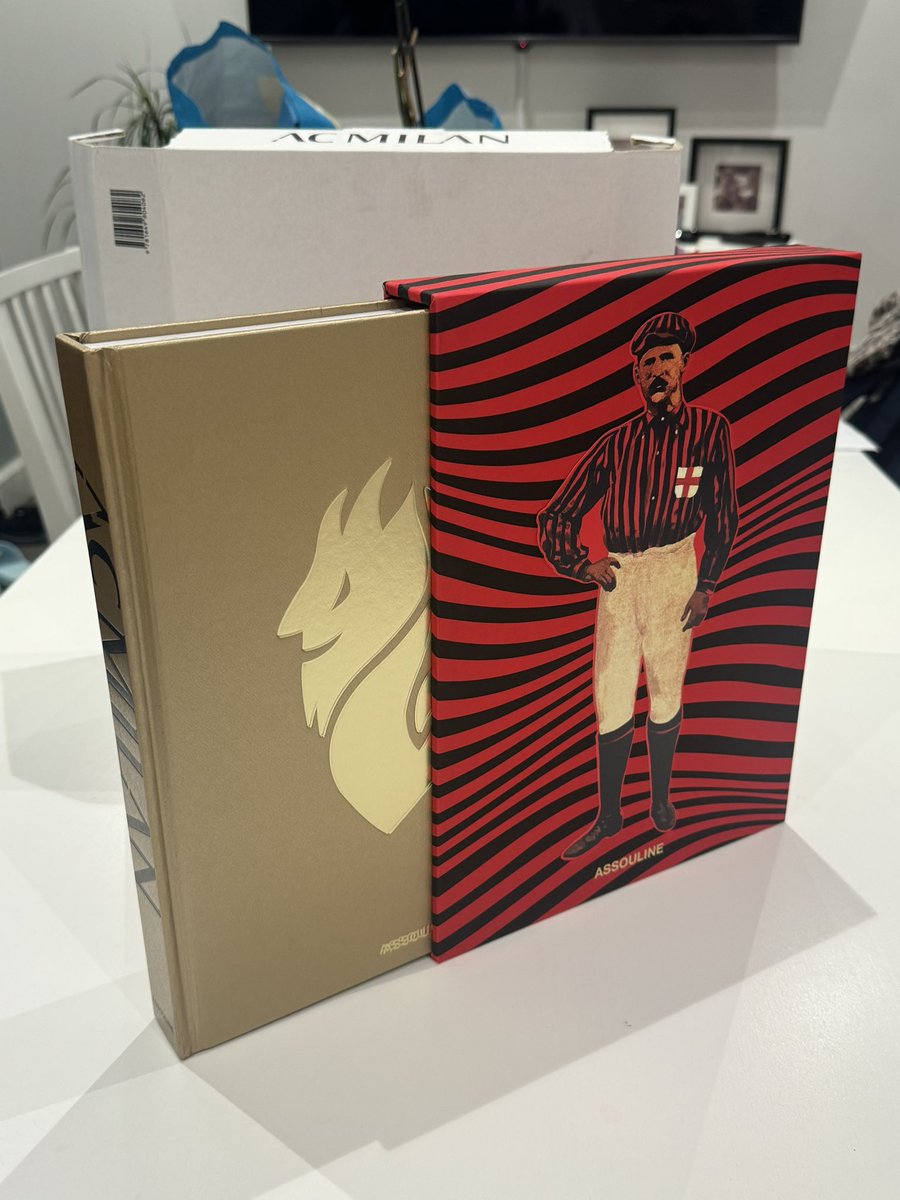 GMAN_1980's tweet photo. @acmilan @Assouline I have to say I’m really disappointed with my book, it was not cheap product and has arrived to me faulty. Would expect much better. #ACMilan #assouline contacted the customer service and all I giving was a link to download a return label to get a refund https://t.co/5HdccZYuz5