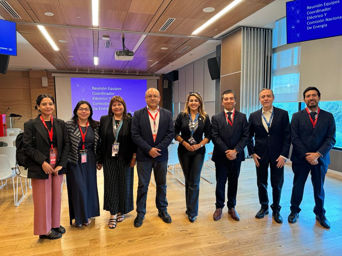 #Encuentro2024 🤝⚡

Parte de nuestro equipo del Coordinador Eléctrico Nacional y del Departamento Eléctrico de la #ComisiónNacionaldeEnergía se reunieron para revisar los principales aspectos que se han trabajado durante el 2024 y delinear desafíos que están viendo para el