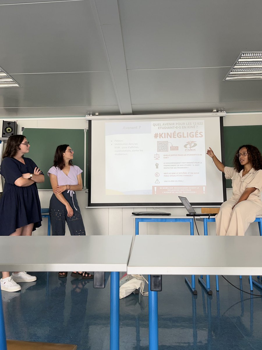 Présente aujourd’hui à l’IFMK de la Réunion 🇷🇪 pour informer les #EtuKinés sur l’avenant 7 et ses mesures dramatiques pour elles et eux ‼️

<a href="/gdarrieussecq/">Geneviève Darrieussecq</a> <a href="/patrickhetzel/">Patrick Hetzel</a> <a href="/Assur_Maladie/">Assurance Maladie</a> <a href="/Sante_Gouv/">Ministère de la Santé et de l'Accès aux soins</a> 

Ces étudiants devront ils aller exercer à 11 000km de chez eux ?!
#KINÉGLIGÉS