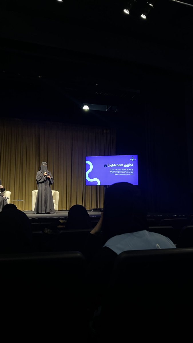 اليوم الأول في مسار التعزيز🎥🎞️
مع آخر أسبوع لتحدي إثراء، كانت مناقشات التصوير اليوم ملهمة! تعلمت الكثير عن جذب المشاهد بذكاء دون إثقال المحتوى. 🔑📸  

#إثراء_التطوع #تحدي_متطوعي_اثراء