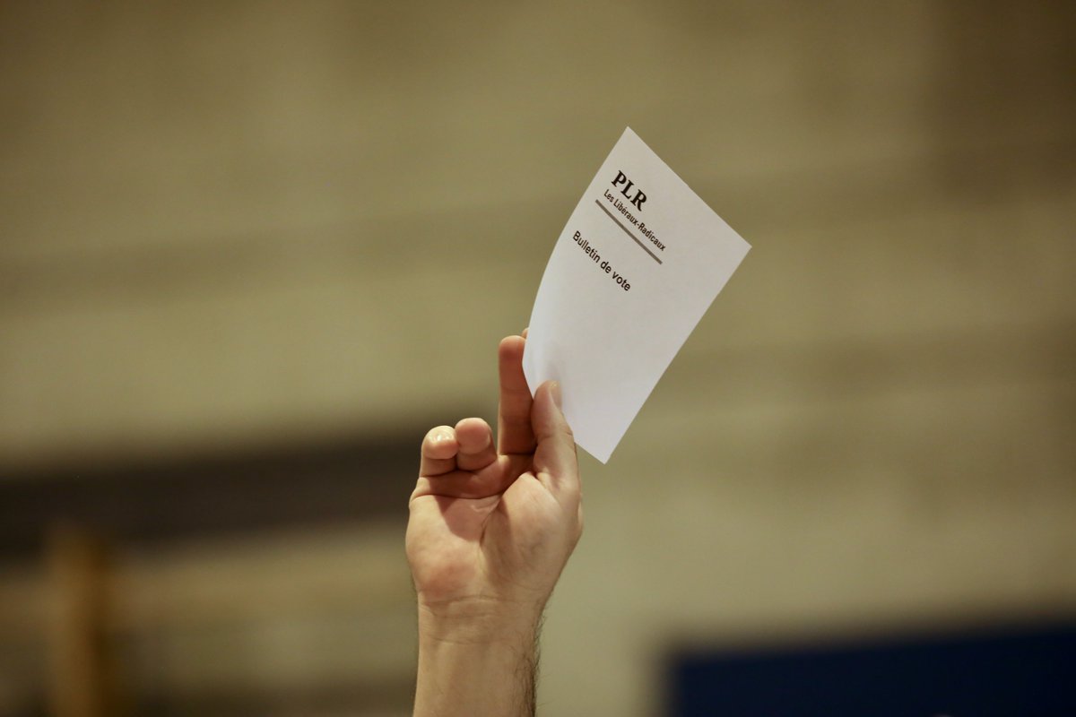VincentArlettaz's tweet photo. 🔵 #PLRVD – Le Congrès du @PLR_VD rejette l'initiative «pour la responsabilité environnementale» à une très large majorité !
#CHvote @resp_oui https://t.co/4penlFVkjW