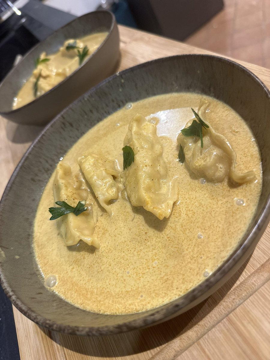 pioupiouCPIP's tweet photo. Soupe japonaise et gyozas de poulet 😍🍽️👩‍🍳 https://t.co/a1BzxuqGf5